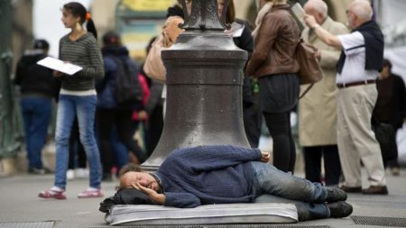 В Париже впервые проведена перепись бездомных