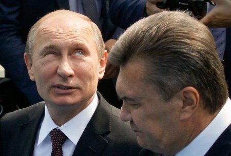 Кремль фактически признал, что законно избранный украинский президент Виктор Янукович был свернут в 2014 году при молчаливом СОГЛАСИИ и ПОПУСТИТЕЛЬСТВЕ Москвы