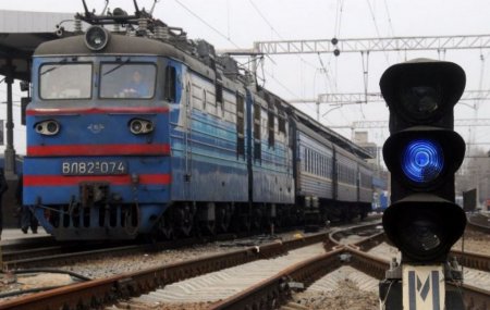 На Украине поезд сошел с рельсов