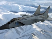 Истребители-перехватчики МиГ-31 поразили условного противника в Арктике