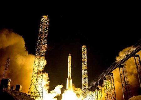 Ракета "Протон-М" с военным спутником стартовала с Байконура
