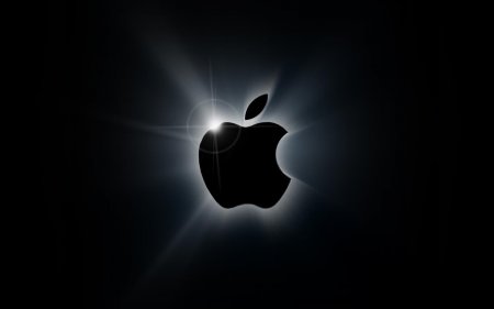 В интернете появились снимки прототипа iPhone 2G чёрного цвета
