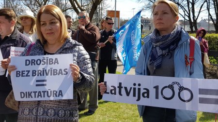 Боль и унижения: Экономиста запытали в Латвии за раскрытие планов НАТО