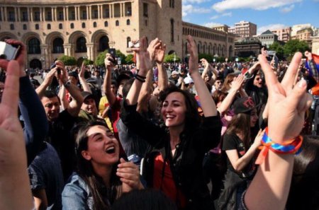 Армения: Пашинян хочет всё