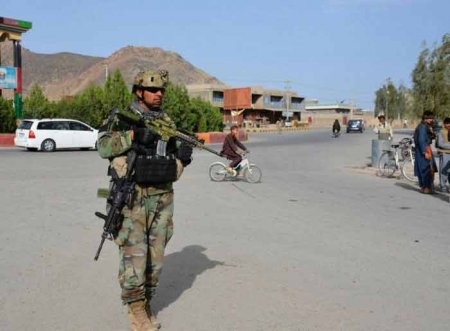 В афганском городе Фарах продолжаются бои