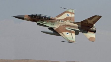 Израильские ВВС усиленно патрулируют границы