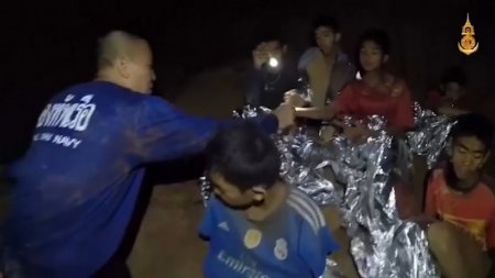 Варианты эвакуации: в Таиланде разрабатывают план спасения детей из затопле ...