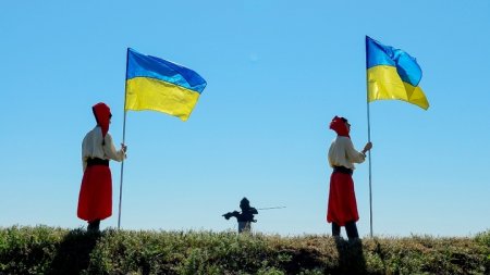 Кому война, а кому мать родна: Украинские политики, зарабатывающие в России