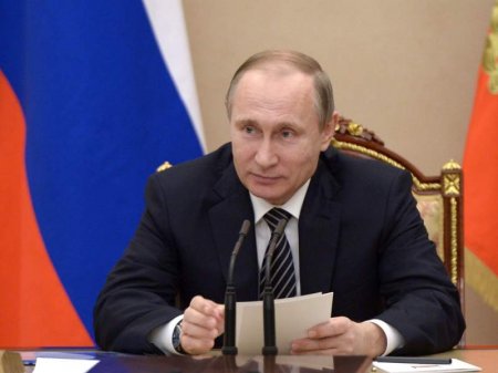 Владимир Путин поздравил нефтяников с профессиональным праздником