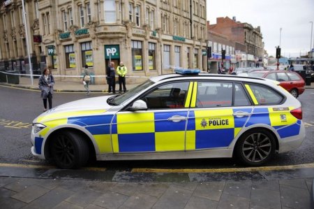 В Барнсли полиция задержала подозреваемого в нападении на прохожих с ножом