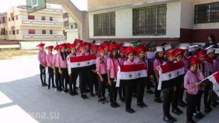 Сирийские девочки устроили грандиозный праздник в честь российских военных (ФОТО)