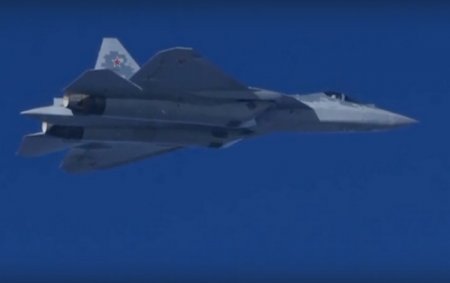 Минобороны показало кадры полета Су-57 в Сирии