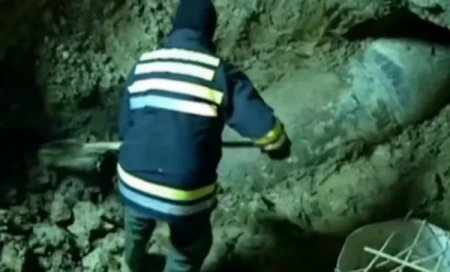 Китайские работники выкопали таинственный ящик. Странные находки, с которыми столкнулись строители