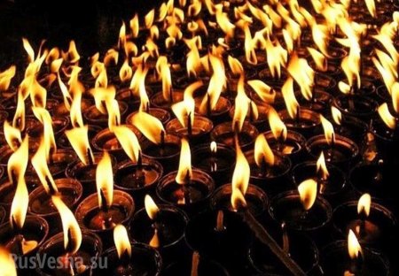 «Мы помним вас!»: поляки зажгли тысячи свечей у памятников красноармейцам (ФОТО)