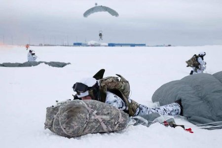 Впервые в истории: «смерть НАТО» спустилась с небес в Арктике (ФОТО)