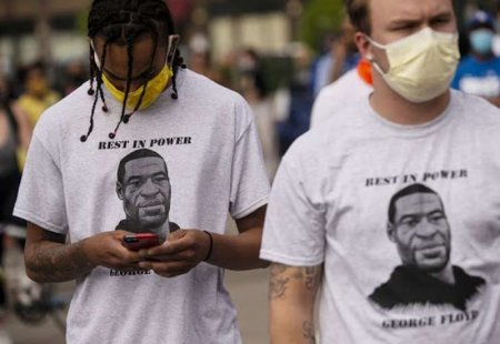 В Вашингтоне протестующие из-за убийства афроамериканца пришли к Белому дому. Беспорядки охватили более 10 городов, есть жертвы