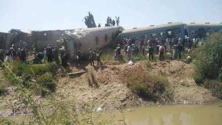 Страшная катастрофа: столкнулись поезда, множество жертв (ФОТО, ВИДЕО)