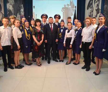 Мы вами гордимся: глава ДНР встретился с проходящими обучение в России кадетами (ФОТО)