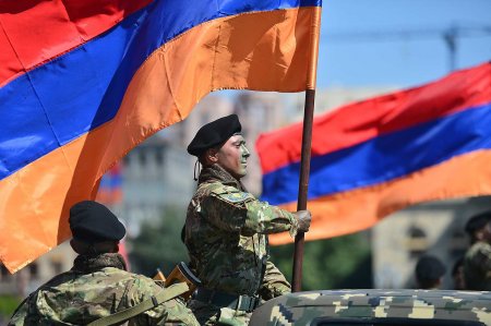 Ударить по России: как Запад захватывает Армению и ведёт к разрушению