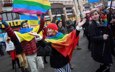 Организаторы гей-парада в ЕС приравняли украинцев к гомосексуалистам (ФОТО)
