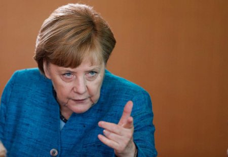 Меркель объяснила, почему не хочет быть посредником между Россией и Украиной