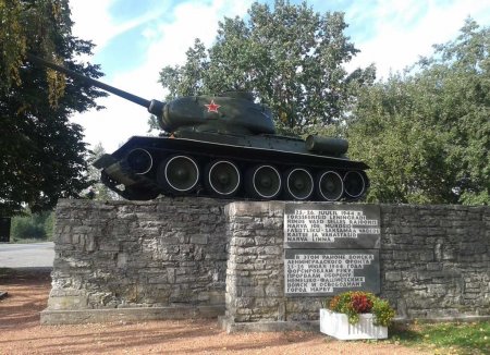 Танк Т-34 в Нарве будет снесён до субботы, — премьер Эстонии