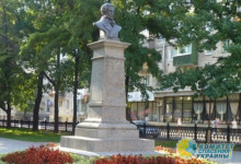 В Харькове снесли памятник Пушкину