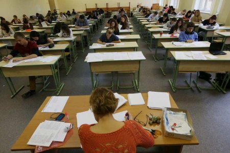 Украинский министр образования предложил уменьшить количество школьных предметов