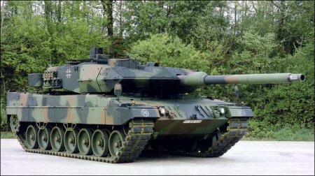 Первые кадры танков Leopard «вблизи фронта» на Украине (ФОТО)
