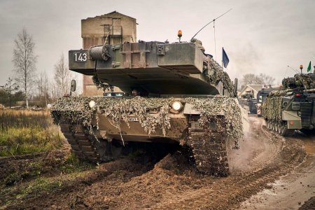 Испания отправила Украине новую партию «Леопардов» и БТР 