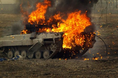 Российские десантники уничтожают боевиков ВСУ вместе с техникой под Артёмовском (ВИДЕО)