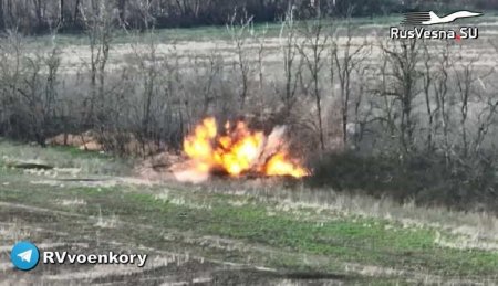 FPV-дроны десантников уничтожают врага на артёмовском направлении (ВИДЕО)