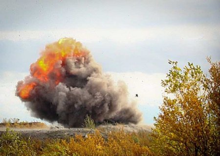 Враг атаковал экскаватор в Белгородской области (ВИДЕО)