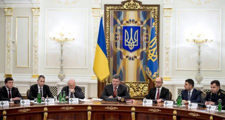 Пётр Порошенко просит СНБО рассмотреть вопрос о введении миротворцев на восток страны