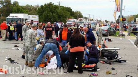 В США нетрезвая женщина врезалась на автомобиле в толпу, погибли 4 человека более 40 получили ранения (ФОТО)