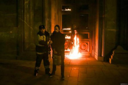 В Москве задержали скандального «художника» Павленского при попытке поджога здания ФСБ на Лубянке (ВИДЕО, ФОТО)