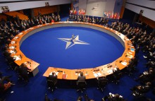 Министры НАТО одобрили пакет помощи Украине