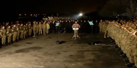 После награждения у Порошенко украинских военных оставили встречать 2017 го ...
