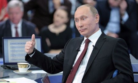 Песков: Путин поздравил Эрдогана по итогам референдума