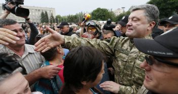 Порошенко поручил разработать законопроект о реинтеграции Донбасса