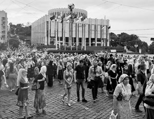 Церковь Московского патриархата начала массовый крестный ход в Киеве