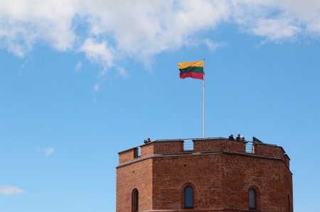 Прибалтика в агонии: Литва штрафует поисковиков за перезахоронение советски ...