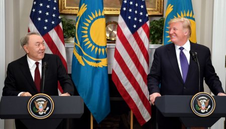 Трамп обсудил с Назарбаевым проблемы ближневосточного региона