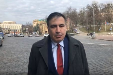 Саакашвили заявил об обысках у соратников из-за флешмоба «Чемодан-вокзал-Мальдивы»