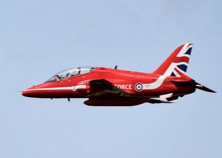 Самолет пилотажной группы британских ВВС разбился в Уэльсе