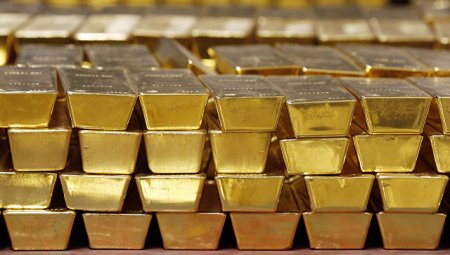 Стратегический актив: зачем государства скупают золото и вывозят его из США