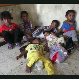 Тысячи йеменцев покидают провинцию Ходейда, коалиция продолжает атаку