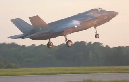Первые четыре истребителя F-35 прибыли на базу британских ВВС