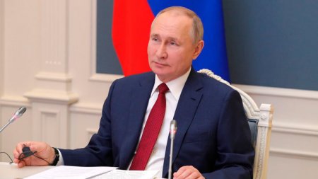 «Это праздник для всех нас, всей страны, большой огромной России». Путин проводит встречу с представителями общественности Крыма и Севастополя