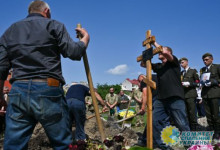 Во Львове выкапывают останки советских солдат